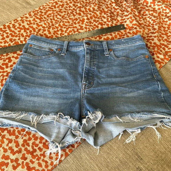 Madewell high rise denim shorts raw edge size 30 - Picture 5 of 14